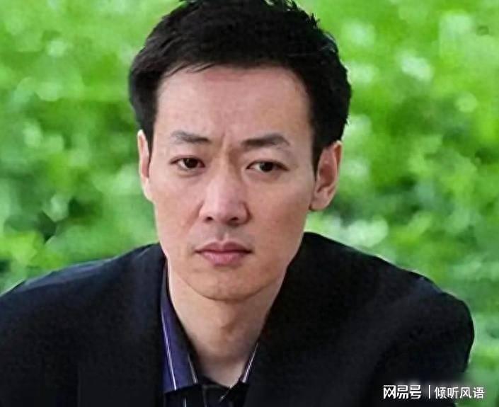开云-朱媛媛去世不到一年，52岁辛柏青现身春晚彩排，恶心的一幕出现了